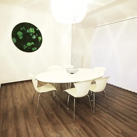 Space Loft Wohndesign Mit 2 Schlafzimmern L 450M Bis Uni Appartement *