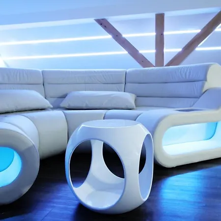 Space Loft Wohndesign Mit 2 Schlafzimmern L 450M Bis Uni Lejlighed *