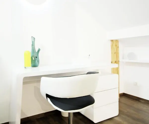 Space Loft Wohndesign Mit 2 Schlafzimmern L 450M Bis Uni Lejlighed *