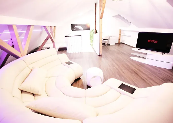 Lejlighed Space Loft Wohndesign Mit 2 Schlafzimmern L 450M Bis Uni